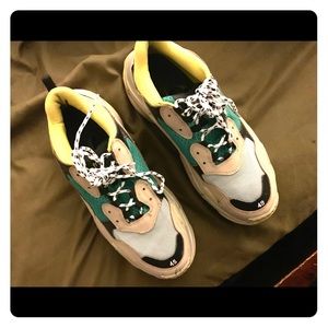 Triple S Balenciagas Green & Yellow